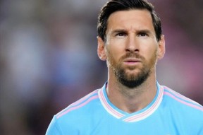 爱游戏体育-关于梅西回归赛场，大胜首场状态亮眼，西班牙队观众沸腾！的信息